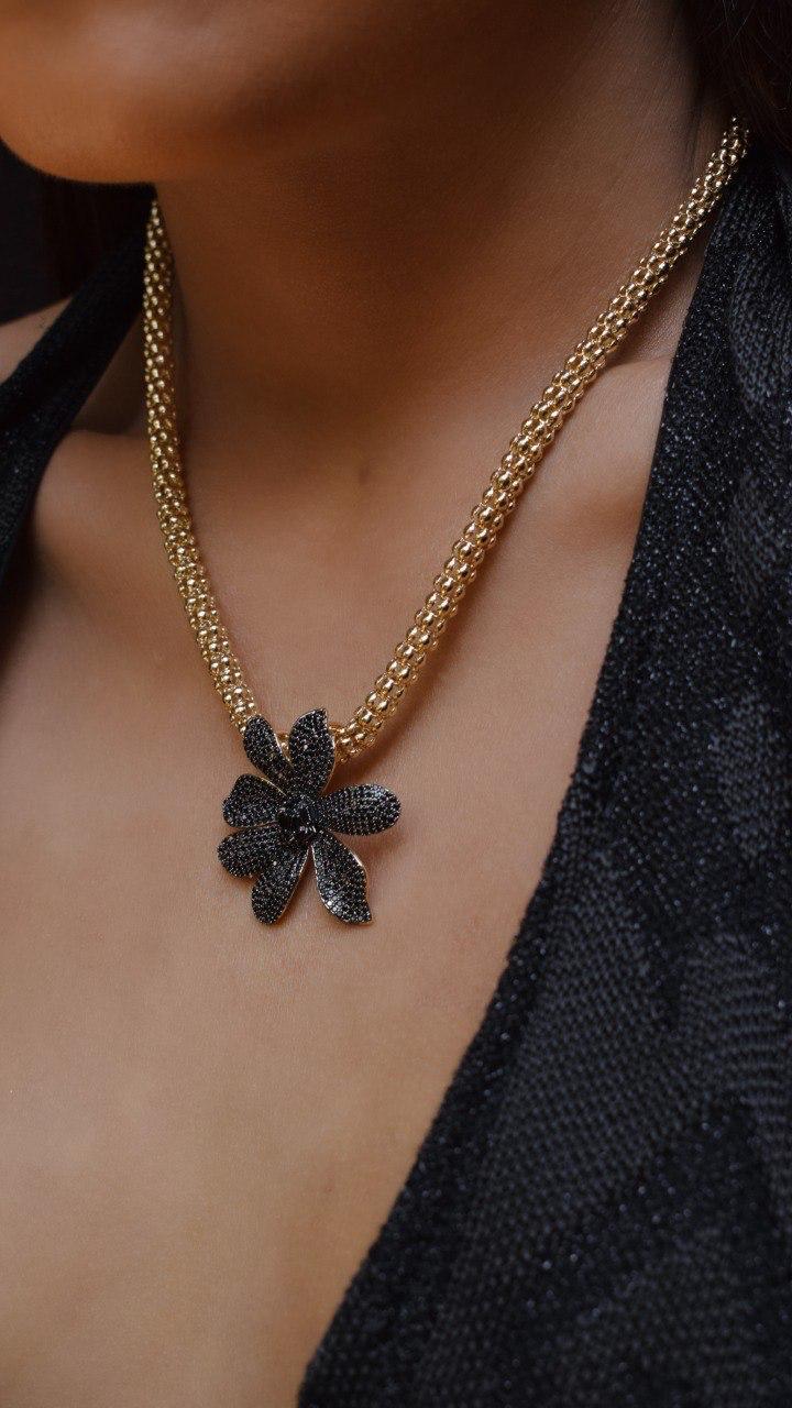 Colar flor de lótus